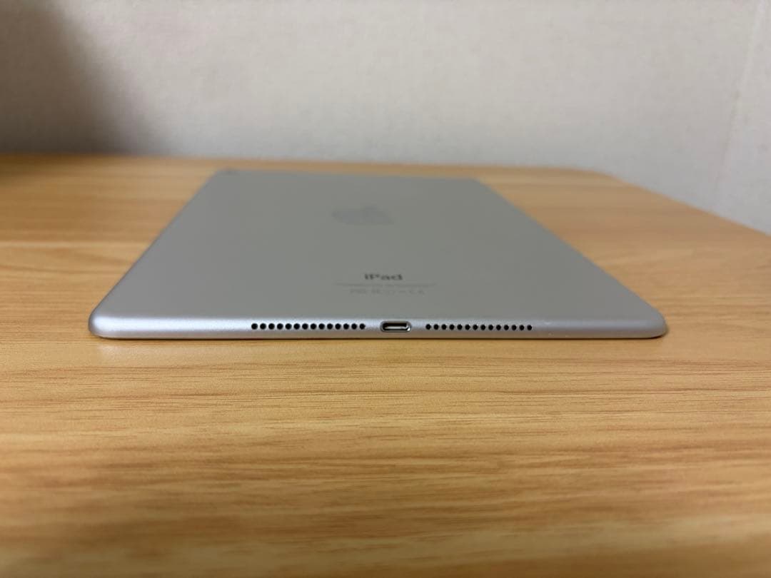 iPad Air2 シルバー 32GB Wi-Fiモデル 本体 箱 カバー付き