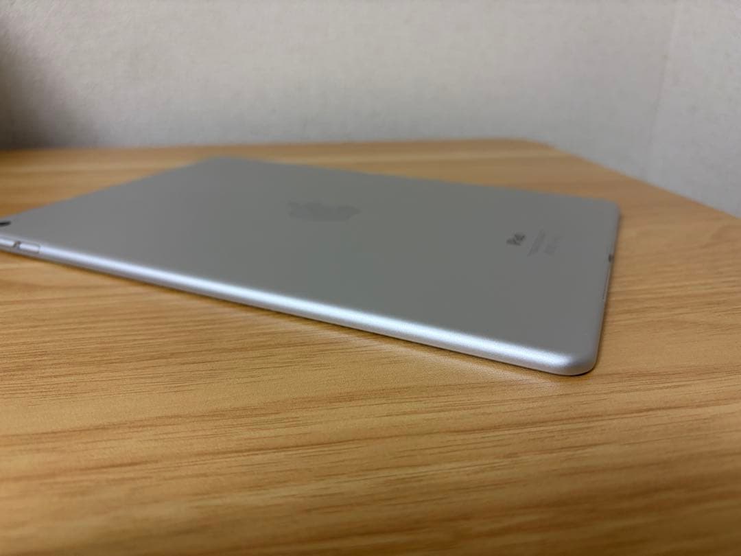iPad Air2 シルバー 32GB Wi-Fiモデル 本体 箱 カバー付き