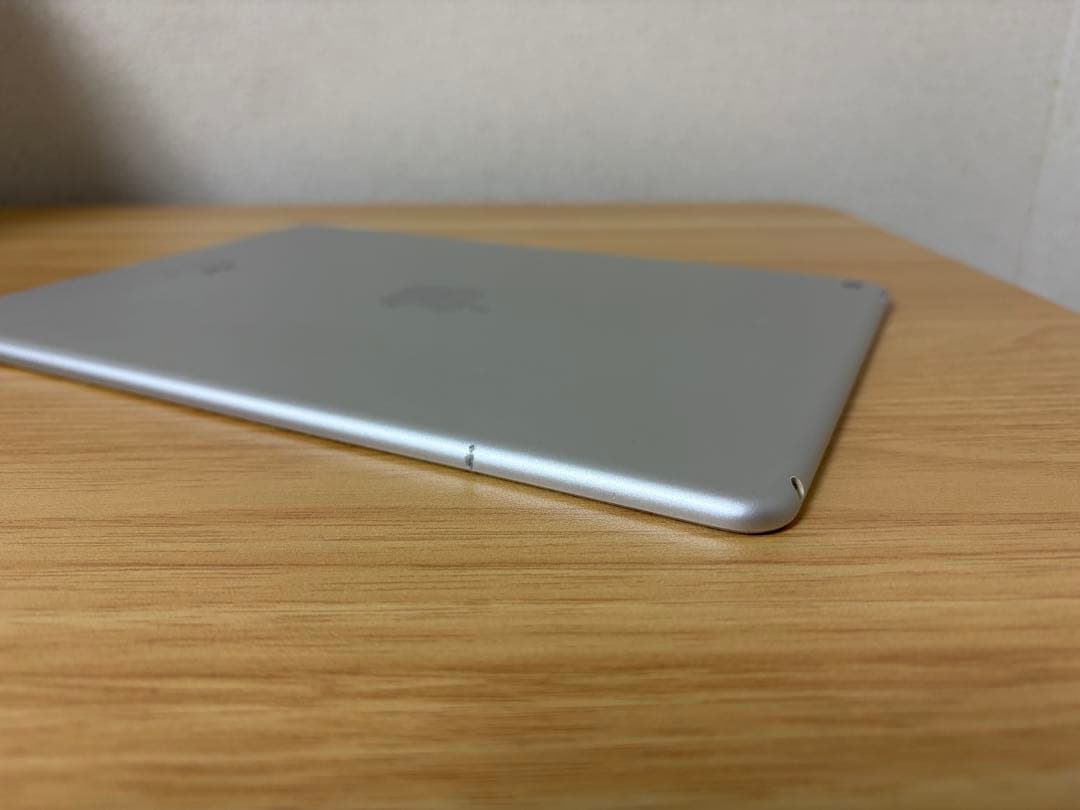 iPad Air2 シルバー 32GB Wi-Fiモデル 本体 箱 カバー付き