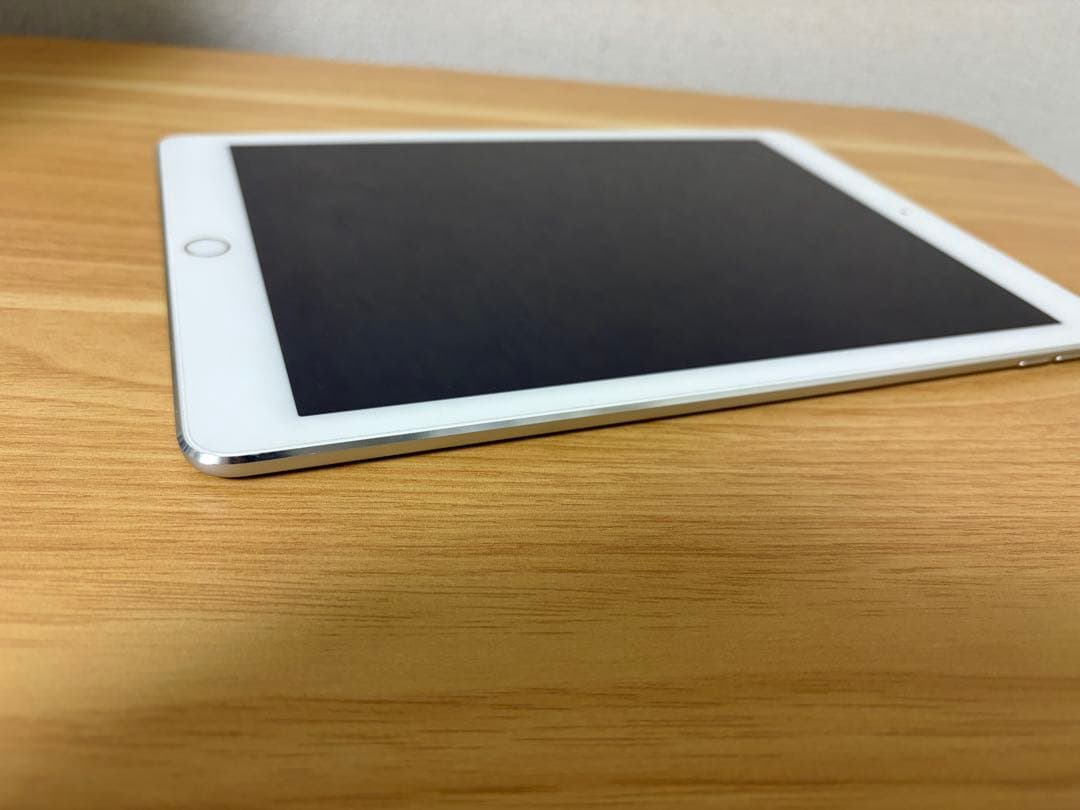 iPad Air2 シルバー 32GB Wi-Fiモデル 本体 箱 カバー付き