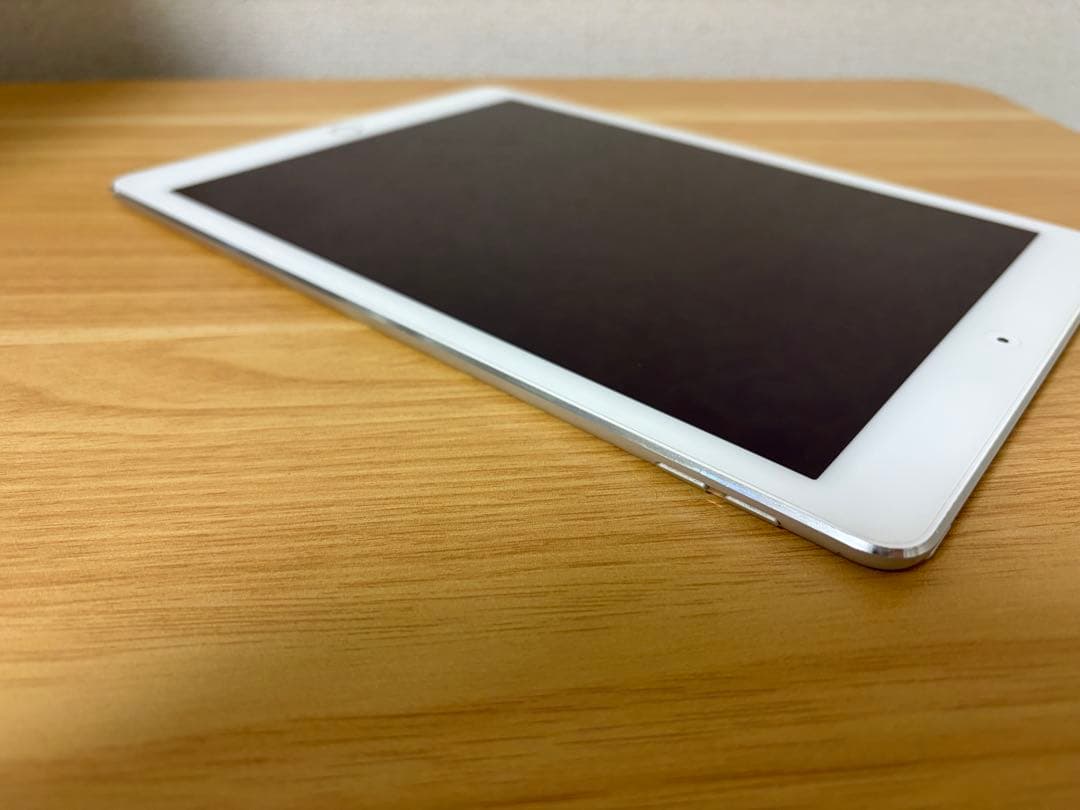 iPad Air2 シルバー 32GB Wi-Fiモデル 本体 箱 カバー付き