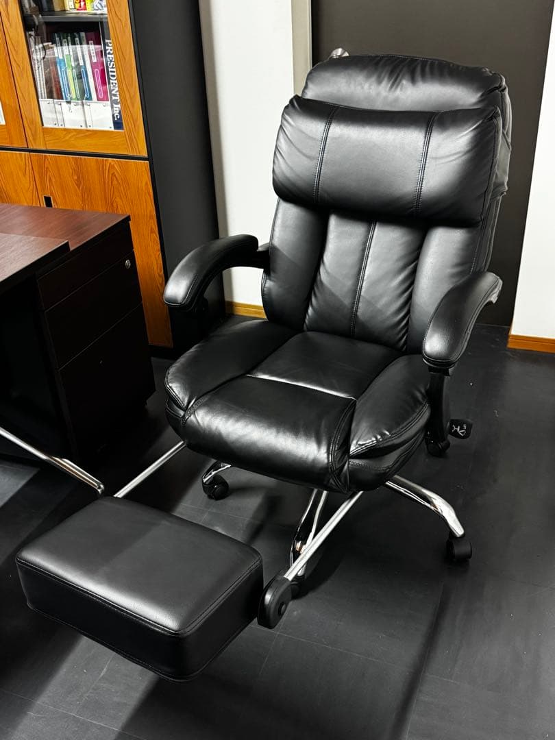 エグゼクティブチェア ブラック リクライニング機能　脚置き付