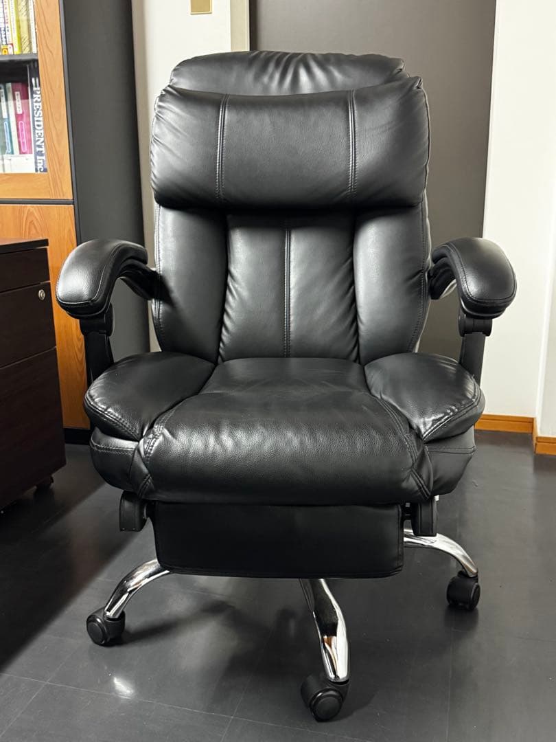 エグゼクティブチェア ブラック リクライニング機能　脚置き付