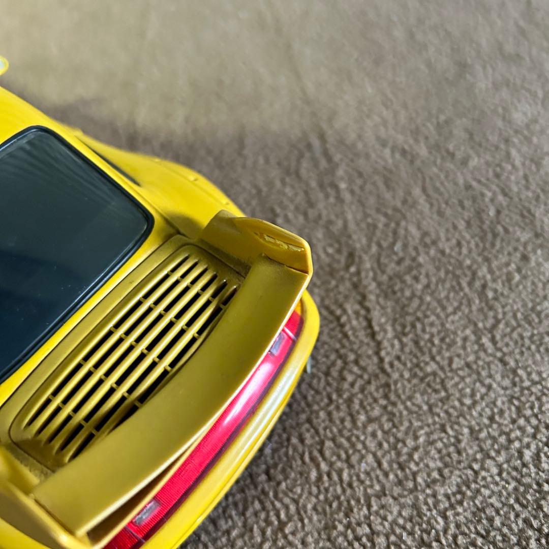 DB11★ミニカー★ 1/18 スケール ポルシェ911 GT2 ストリート