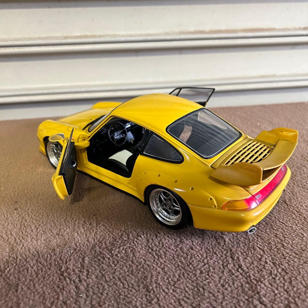 DB11★ミニカー★ 1/18 スケール ポルシェ911 GT2 ストリート