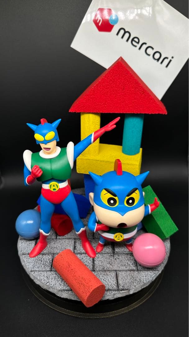 クレヨンしんちゃん　アクション仮面　フィギュア　ジオラマ台座　メルカリ