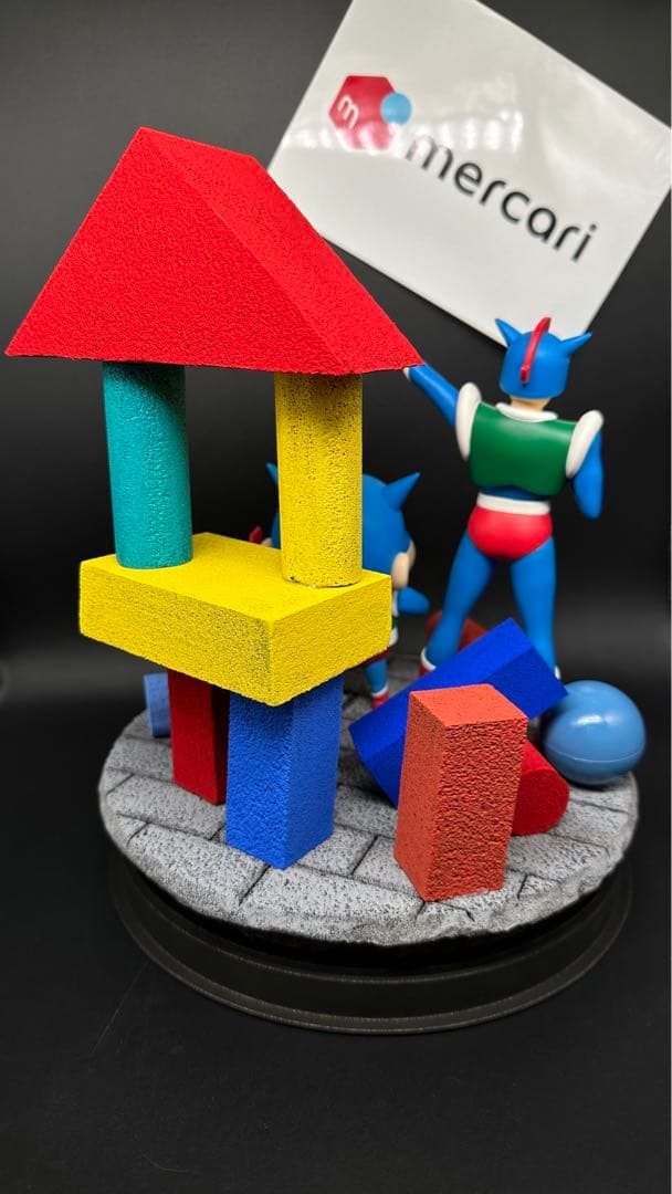 クレヨンしんちゃん　アクション仮面　フィギュア　ジオラマ台座　メルカリ