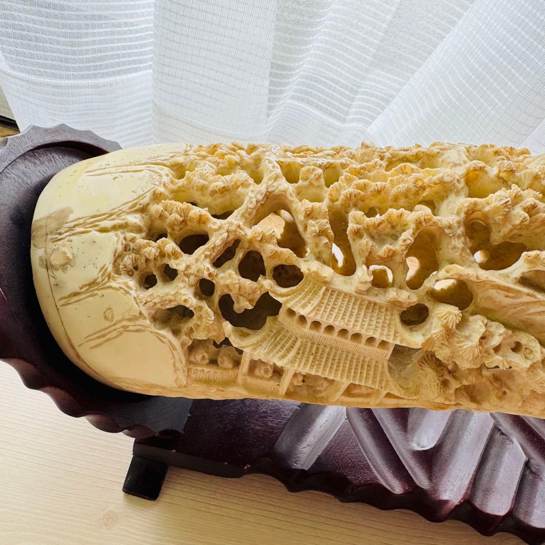 象牙風細工 置物 彫刻 骨董品 台付き コレクション アンティーク