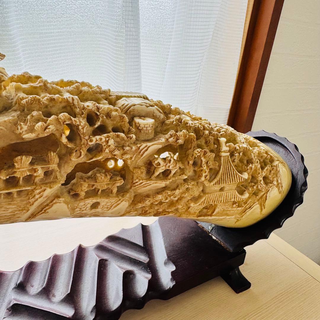 象牙風細工 置物 彫刻 骨董品 台付き コレクション アンティーク