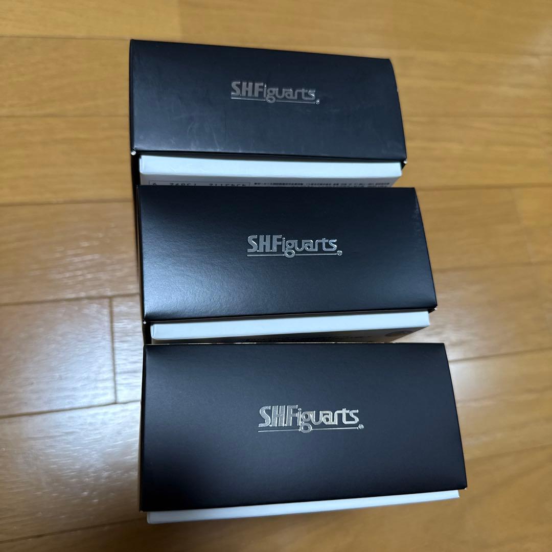 S.H.Figuarts 真骨彫製法　仮面ライダー響鬼　紅　装甲響鬼　セット売り