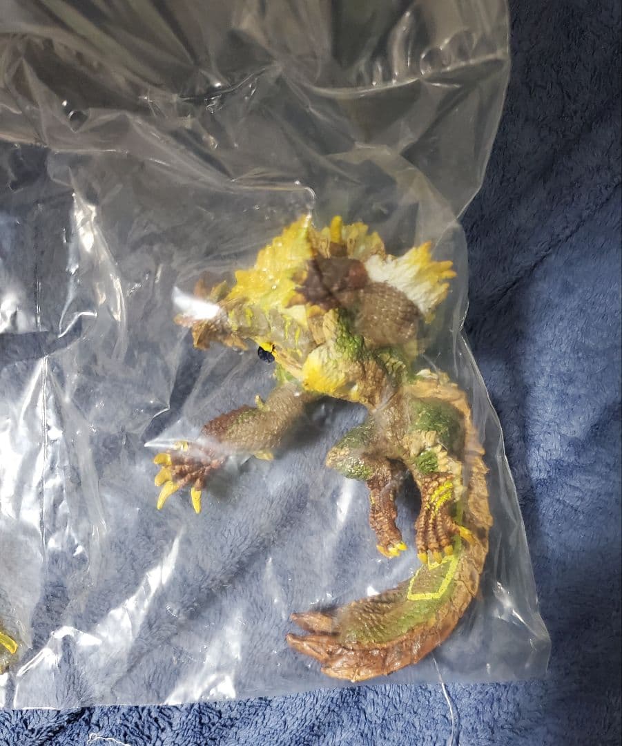 モンスターハンター　モンハン　フィギュア　金雷公ジンオウガ　未開封