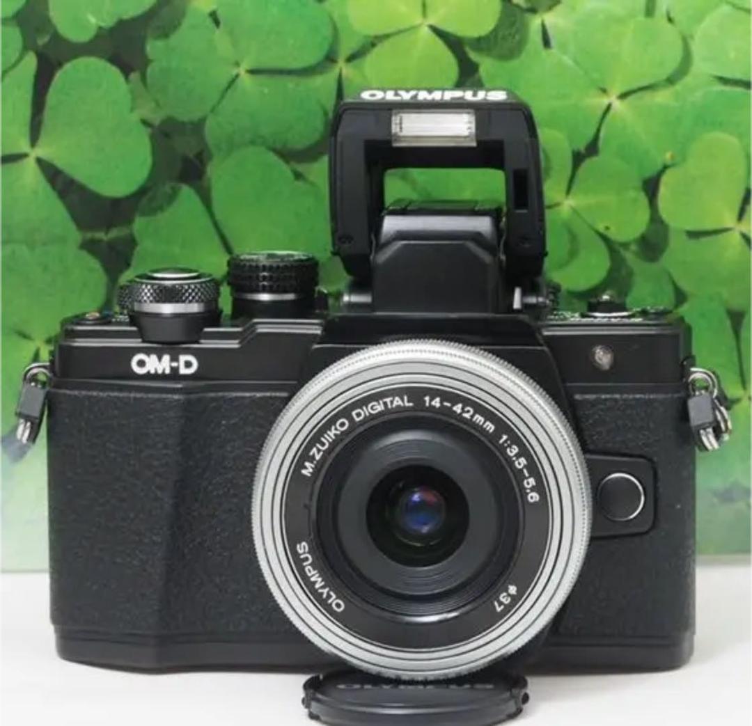 【美品】Wi-Fi＆高速連写OM-D E-M10 Mark II ダブルレンズ