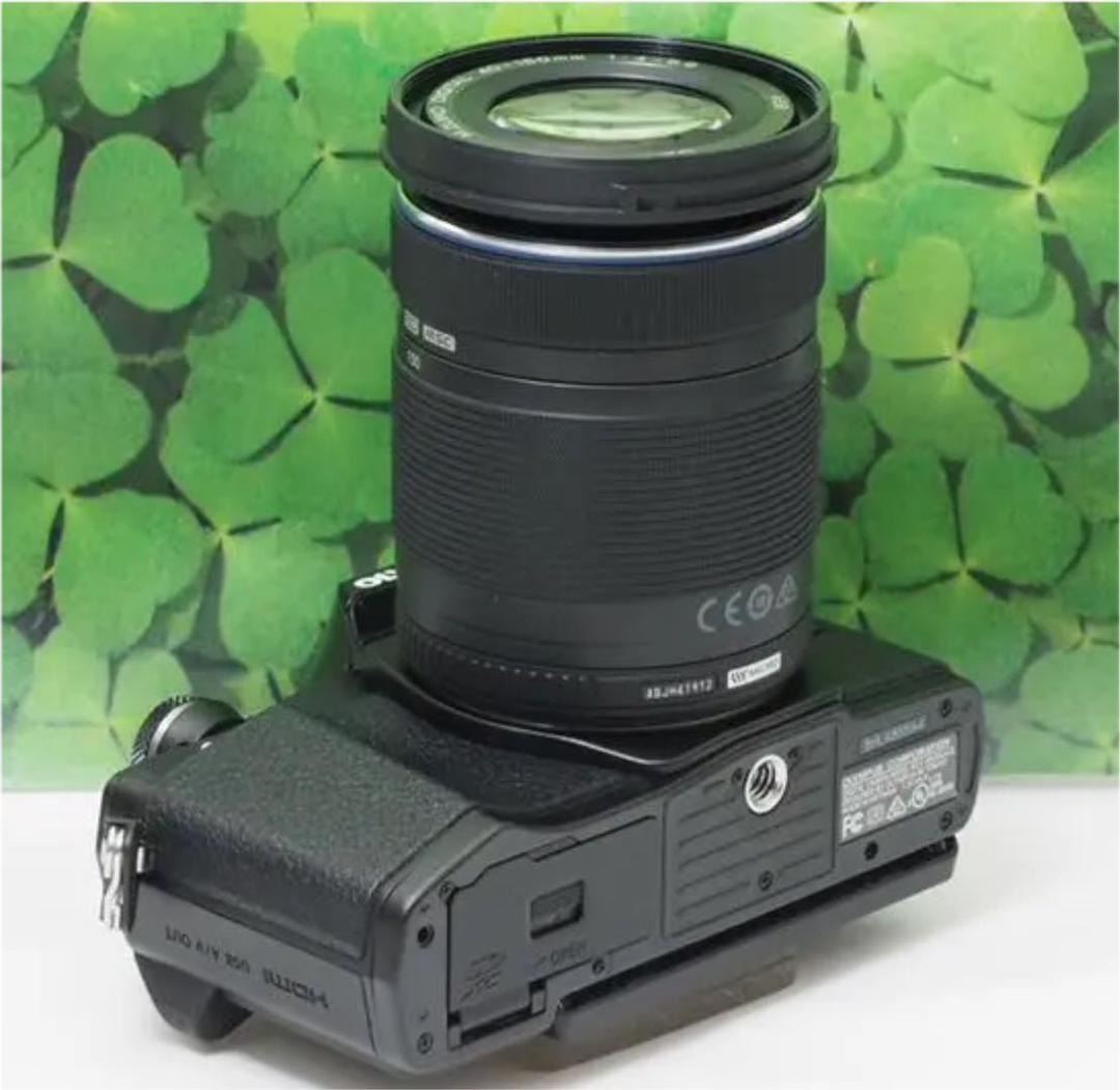 【美品】Wi-Fi＆高速連写OM-D E-M10 Mark II ダブルレンズ