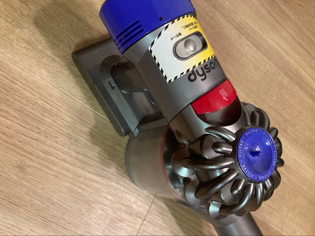 だ*う様 Dyson SV10コードレスクリーナー 本体