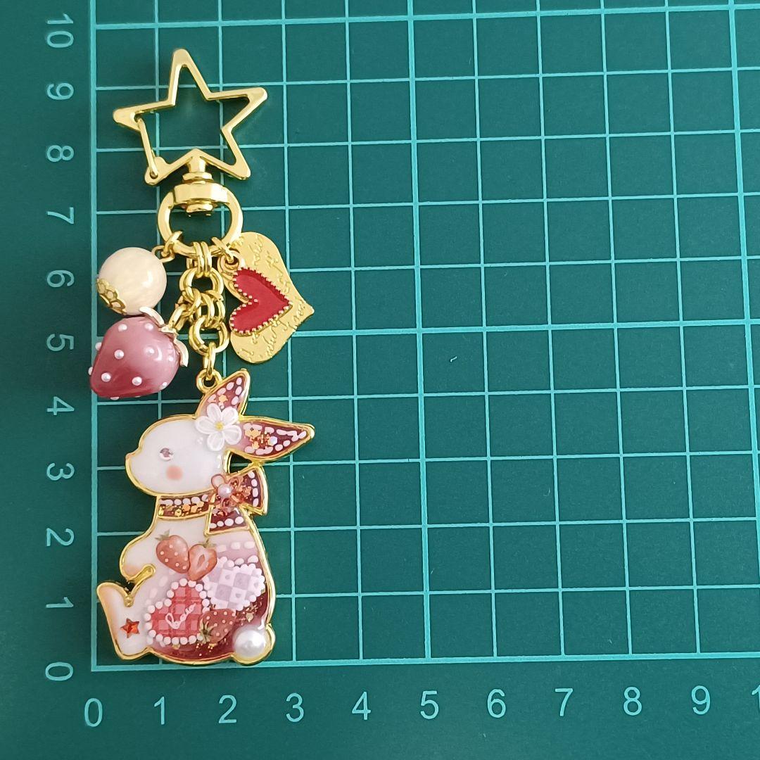 ♡苺みるく♡リボンうさぎ　レジンキーホルダー　ハンドメイド