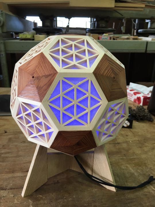 一点物！新品！サッカーボール型インテアスタンド