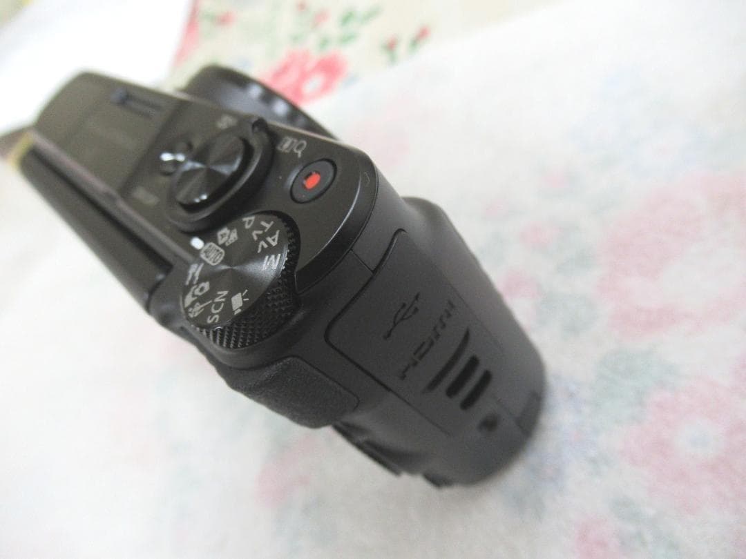 新品未使用　キャノン　PowerShot SX740 HS　デジカメ　ブラック