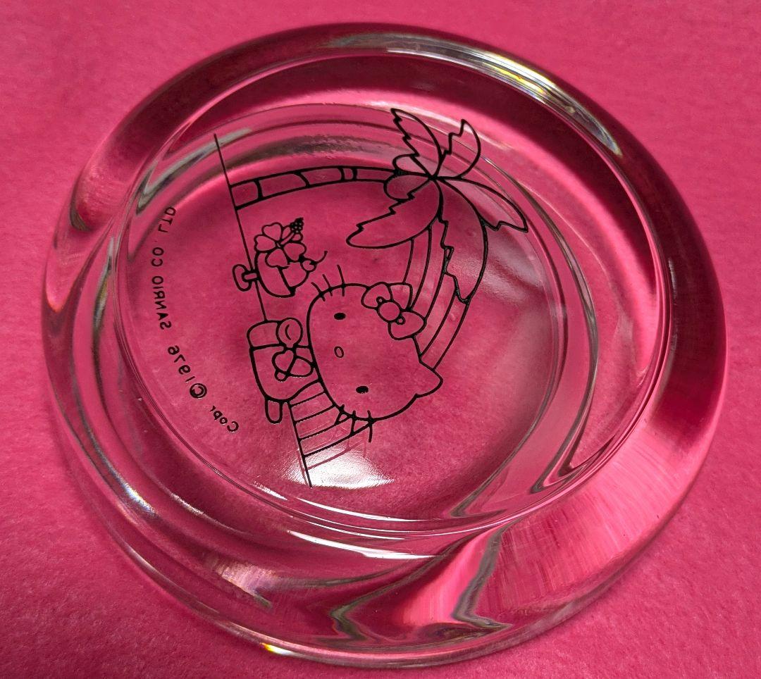 新品 HELLO KITTY(ハローキティ) 入手困難 激レア ガラス 小物入れ