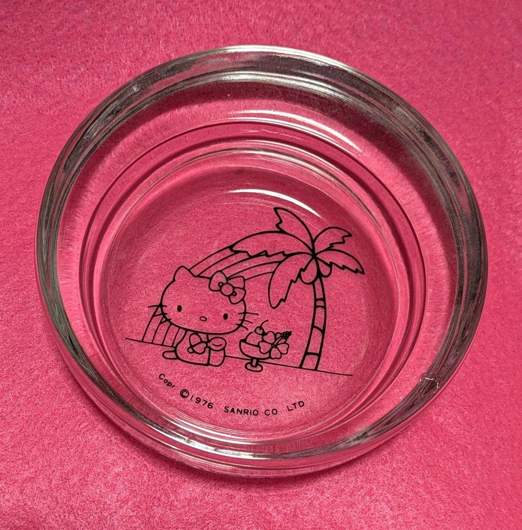 新品 HELLO KITTY(ハローキティ) 入手困難 激レア ガラス 小物入れ