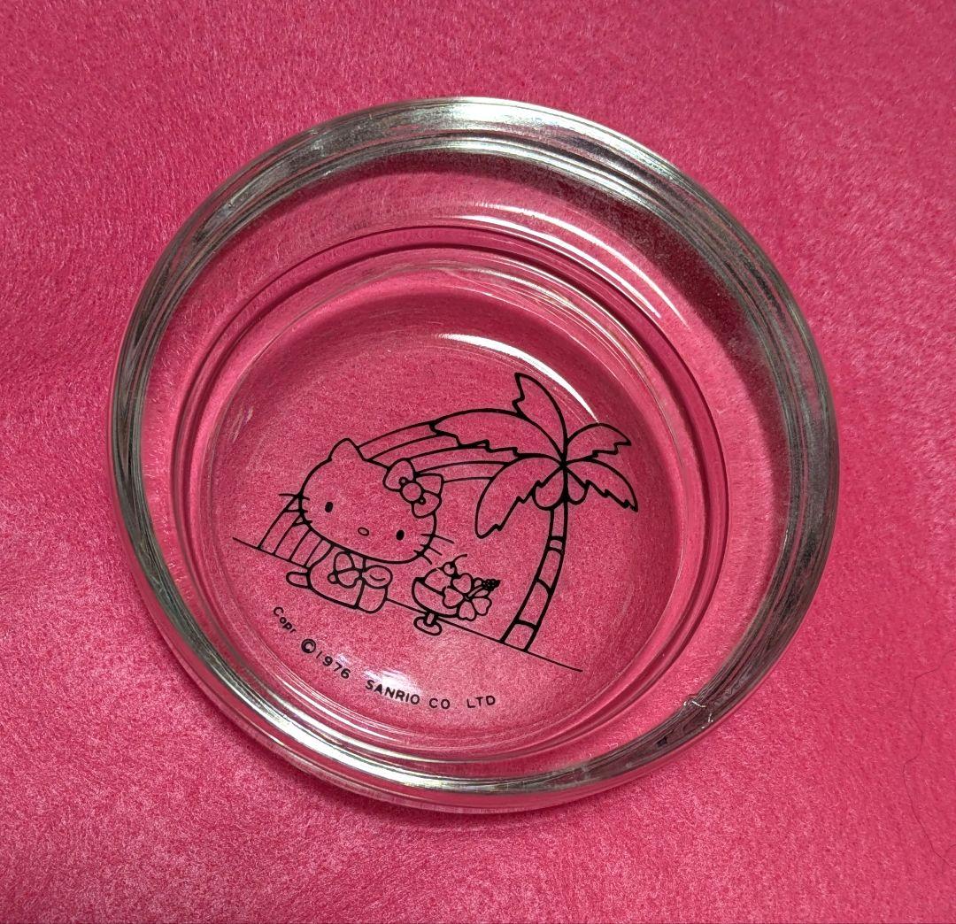 新品 HELLO KITTY(ハローキティ) 入手困難 激レア ガラス 小物入れ