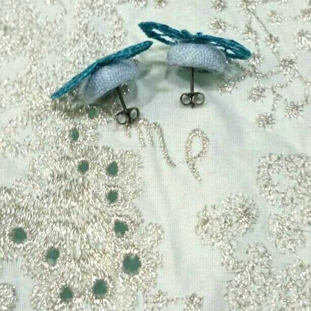 ひらひら chocho ピアス ♪  ミナペルホネン ☆ chiyo