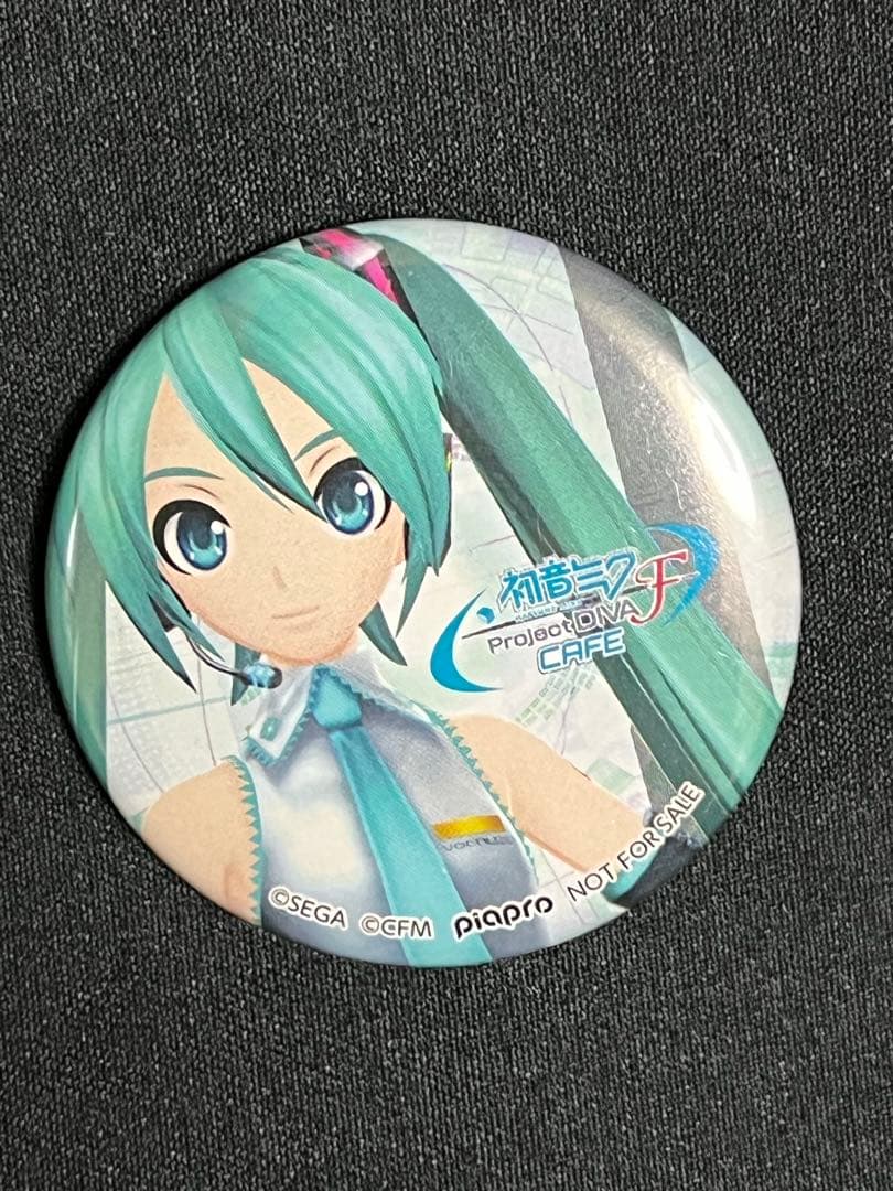グッ鉄カフェ　初音ミク　缶バッジ　ガチャ　1点