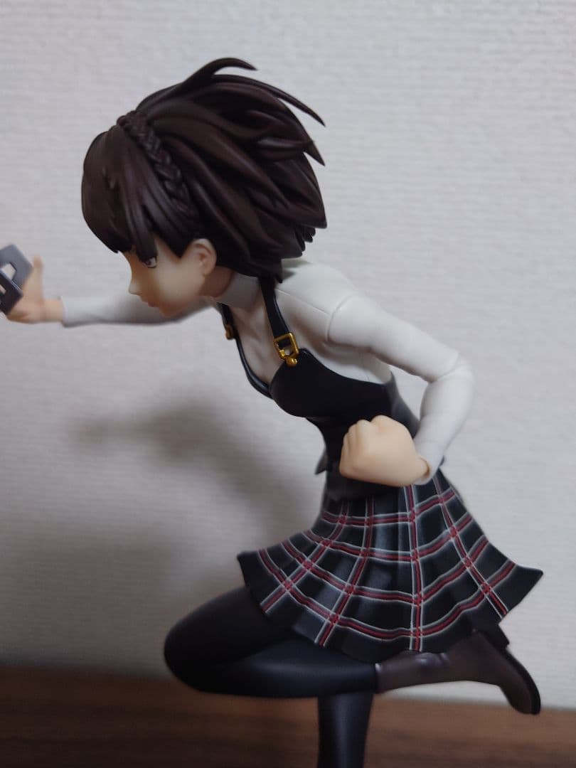 ペルソナ5 ザ・ロイヤル 新島真 制服Ver. フィギュア AMAKUNI