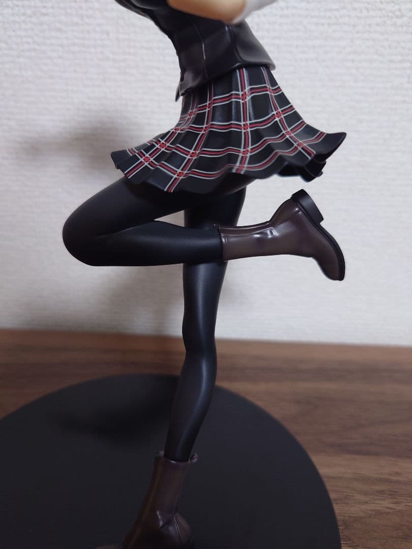 ペルソナ5 ザ・ロイヤル 新島真 制服Ver. フィギュア AMAKUNI