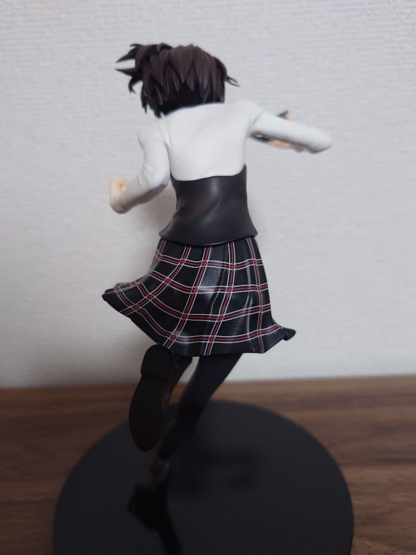 ペルソナ5 ザ・ロイヤル 新島真 制服Ver. フィギュア AMAKUNI