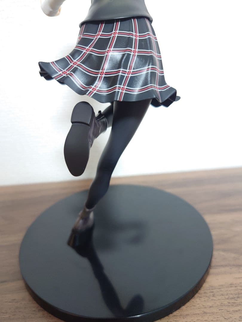 ペルソナ5 ザ・ロイヤル 新島真 制服Ver. フィギュア AMAKUNI