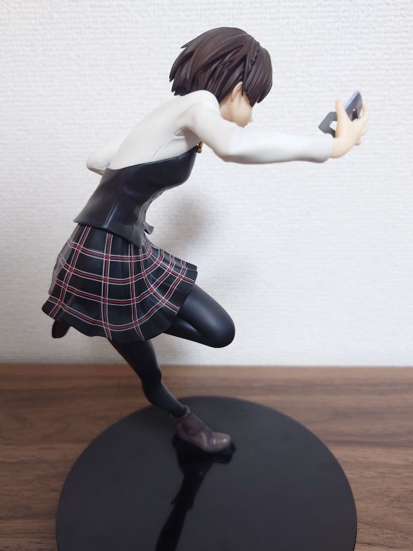 ペルソナ5 ザ・ロイヤル 新島真 制服Ver. フィギュア AMAKUNI