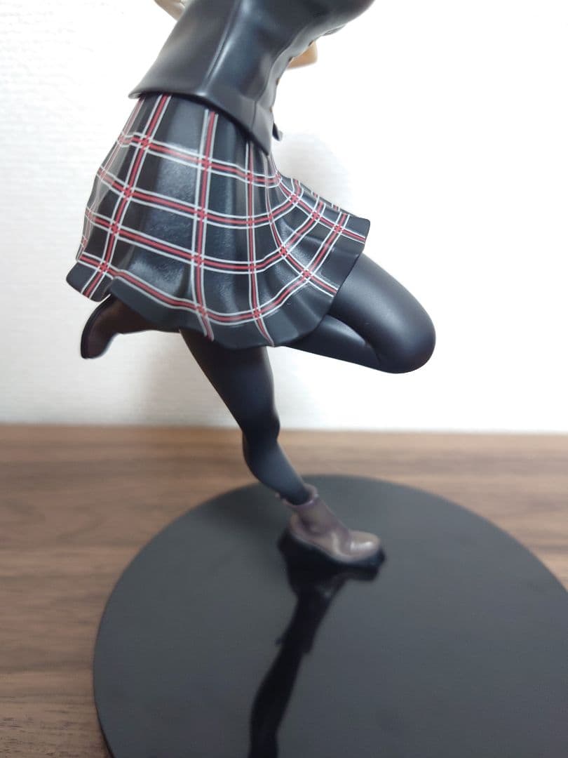 ペルソナ5 ザ・ロイヤル 新島真 制服Ver. フィギュア AMAKUNI