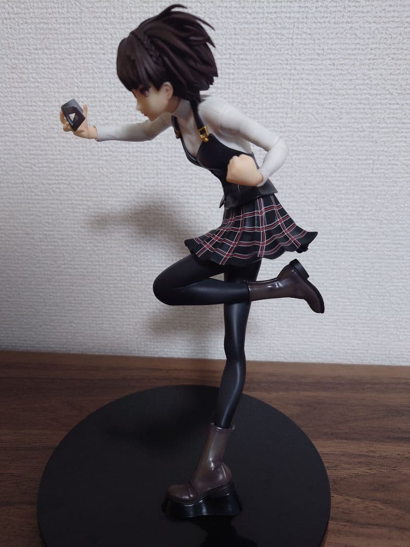 ペルソナ5 ザ・ロイヤル 新島真 制服Ver. フィギュア AMAKUNI