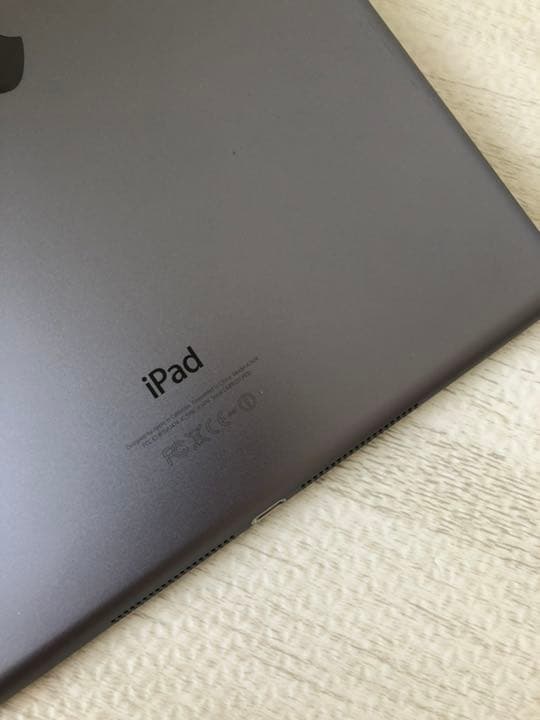 APPLE iPad Air 1   16GB  スペースグレー