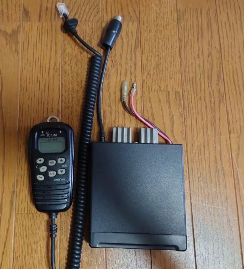 デジタル簡易無線機　車載型 ハンディマイク付き ICOM