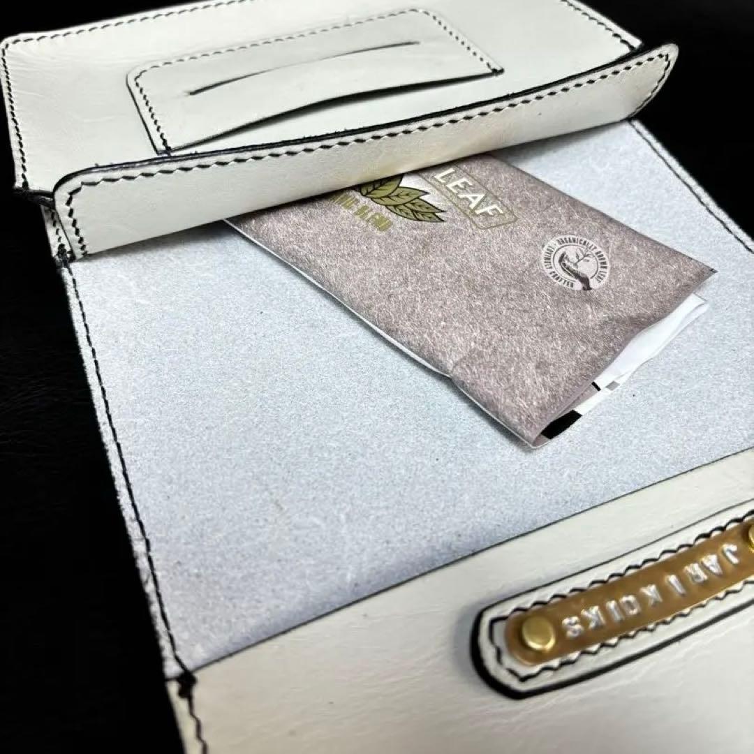 白の三つ折りシャグポーチ◎牛ヌメ革