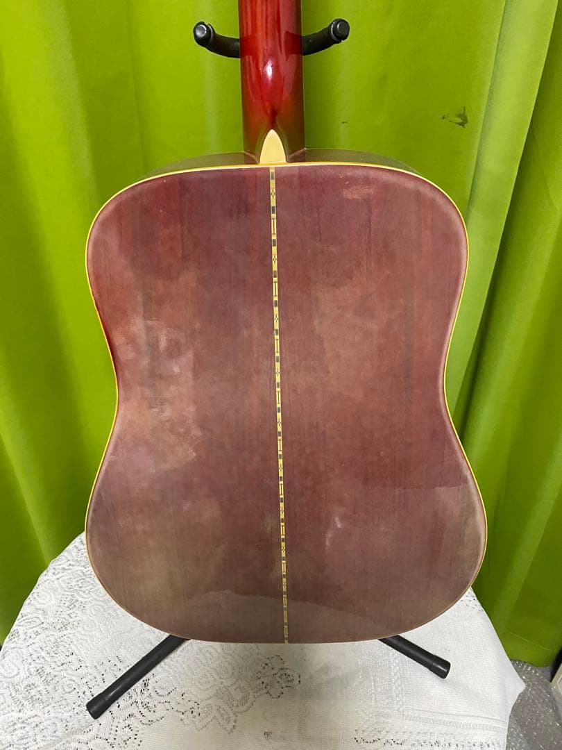 モーリスＷＤ25　DOVEモデル エレアコ ギブソン流のサウンド　良く鳴ります！