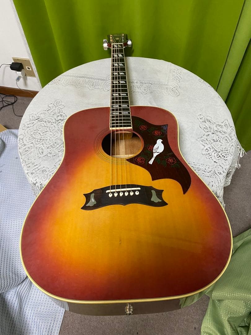 モーリスＷＤ25　DOVEモデル エレアコ ギブソン流のサウンド　良く鳴ります！