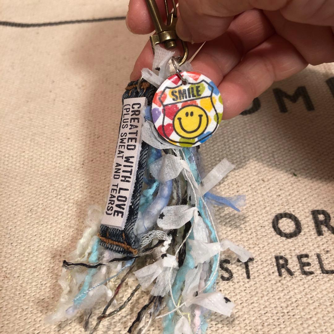 ストラップ　タッセル　キーホルダー　ニコちゃん　スマイル　ハンドメイド　T-7