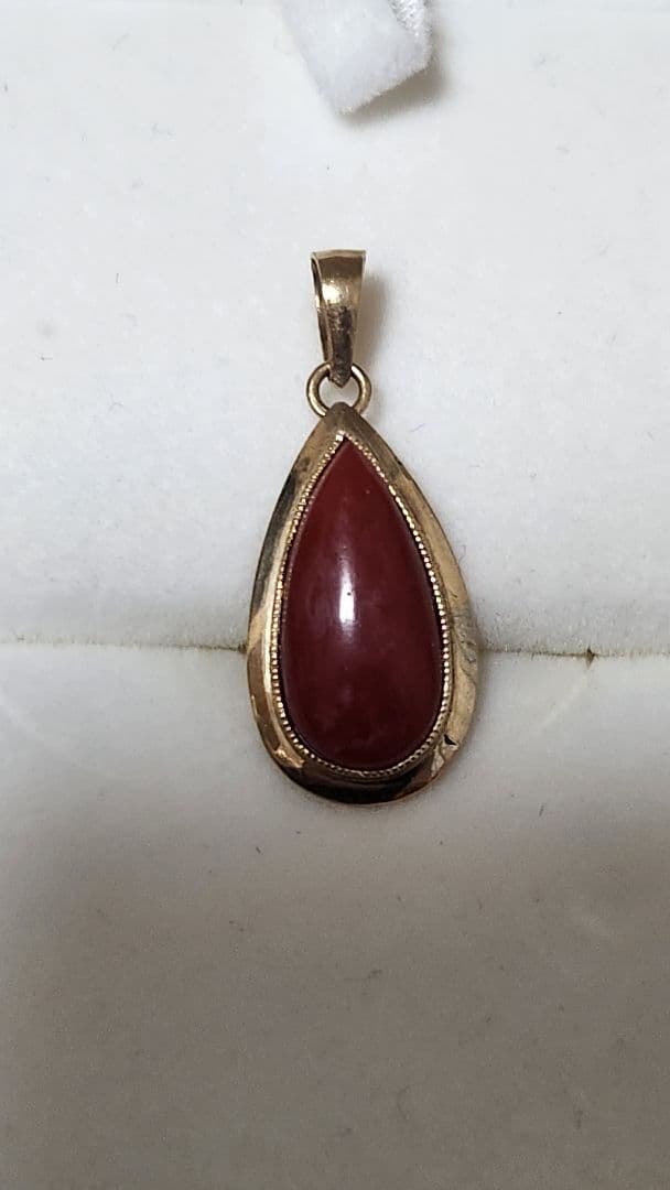 18k 18金 天然赤珊瑚4ct 涙滴型ペンダント