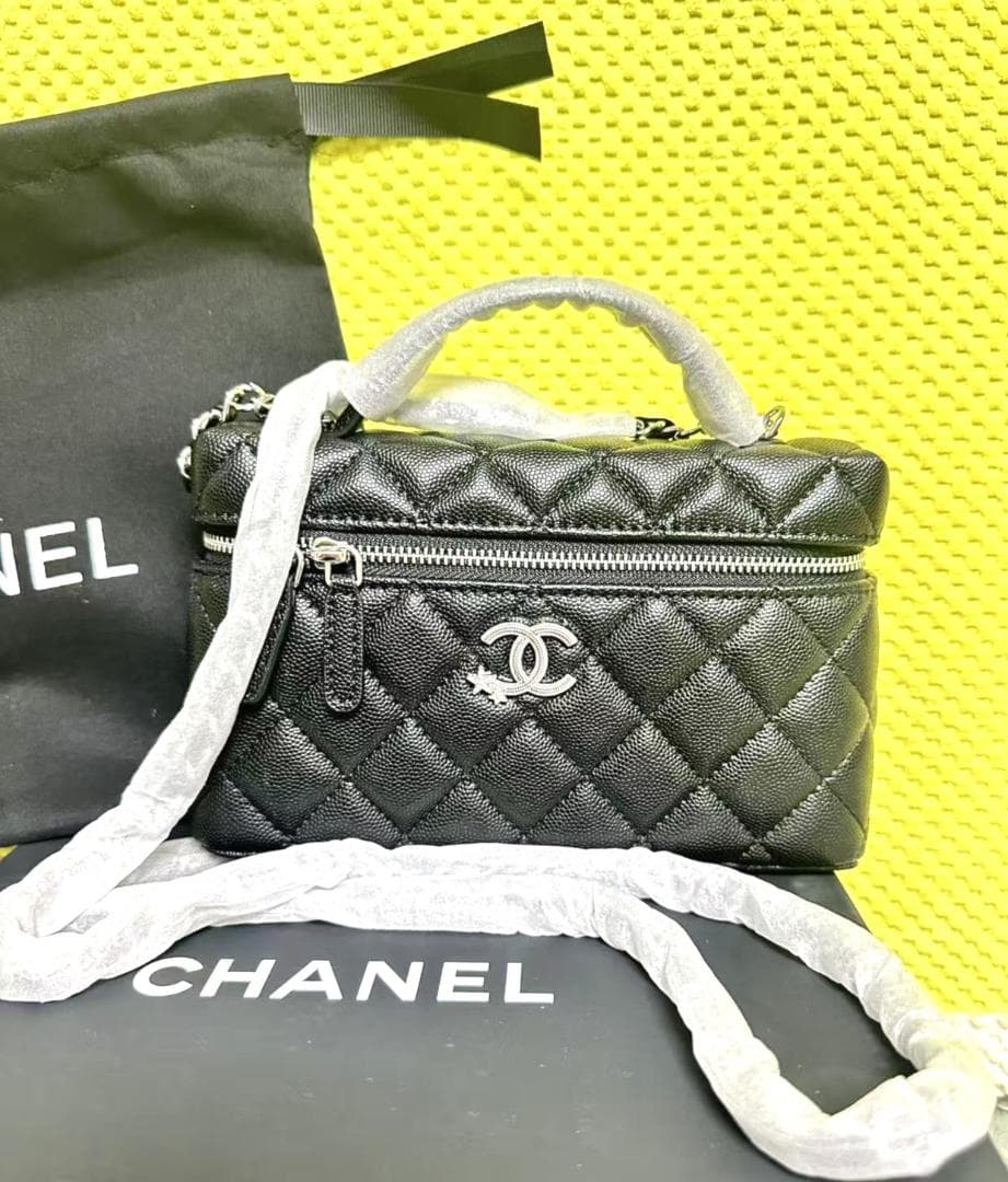 ✨極美品✨未使用 ブラック キルティングバッグ 高級感