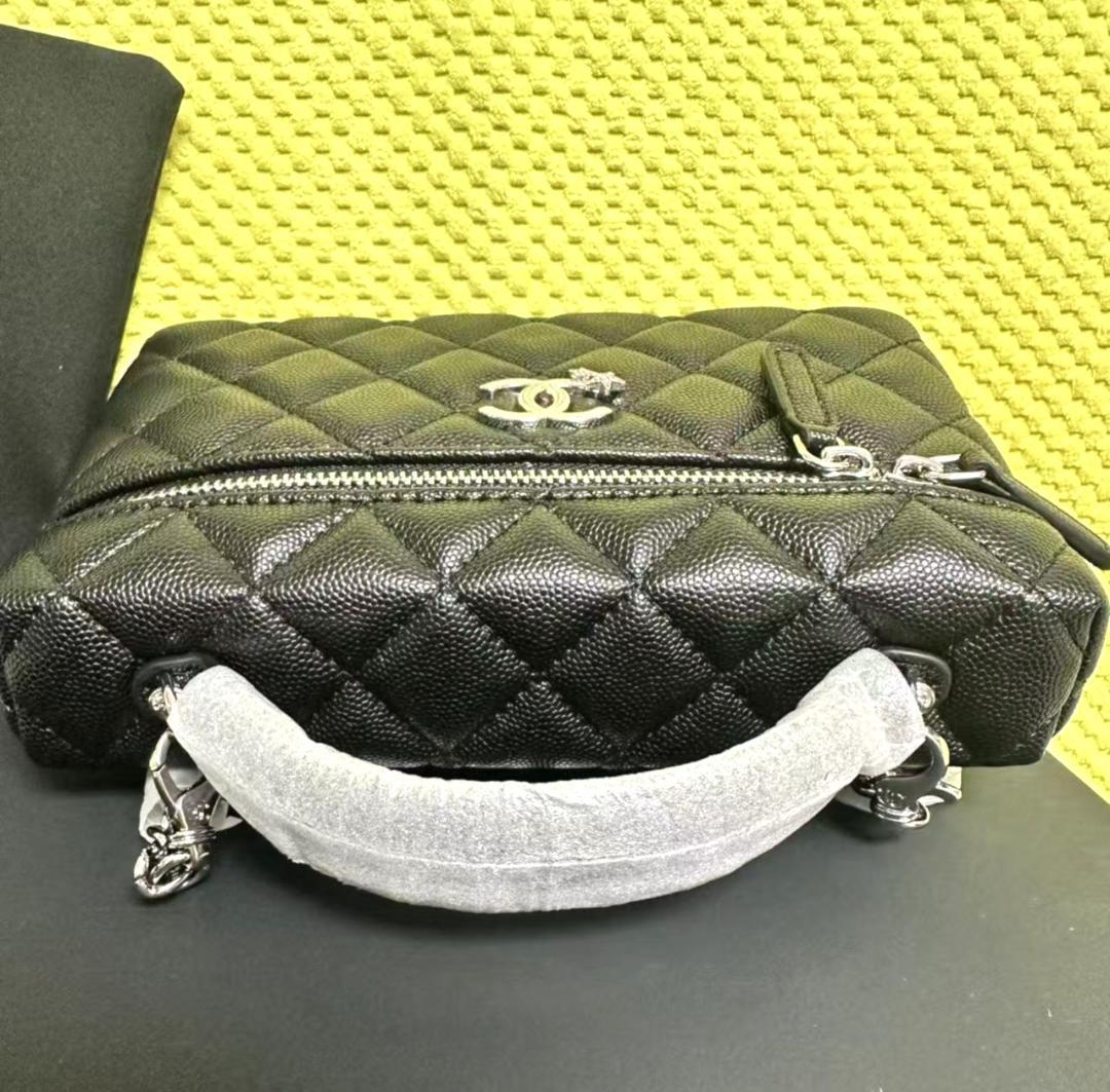 ✨極美品✨未使用 ブラック キルティングバッグ 高級感