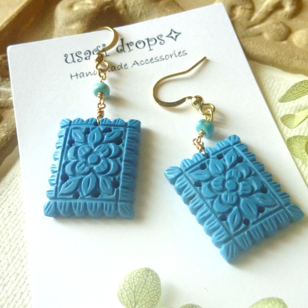 14kgf/ターコイズクッキーカービングと天然石アリゾナターコイズのピアス