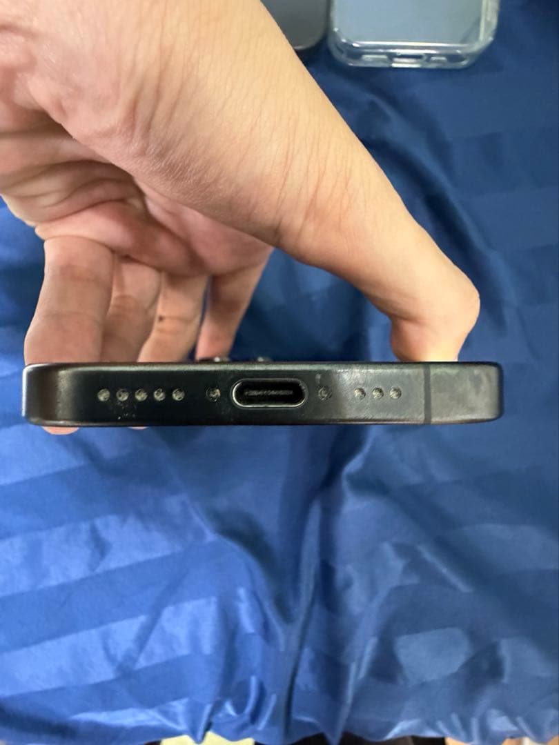 美品 iPhone 15pro 128GB SIMフリー 修理歴なし 残量84%