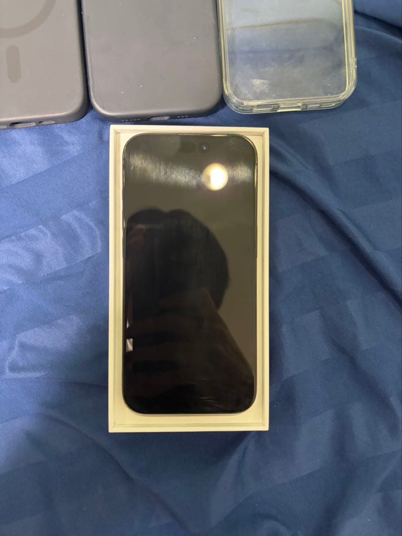 美品 iPhone 15pro 128GB SIMフリー 修理歴なし 残量84%