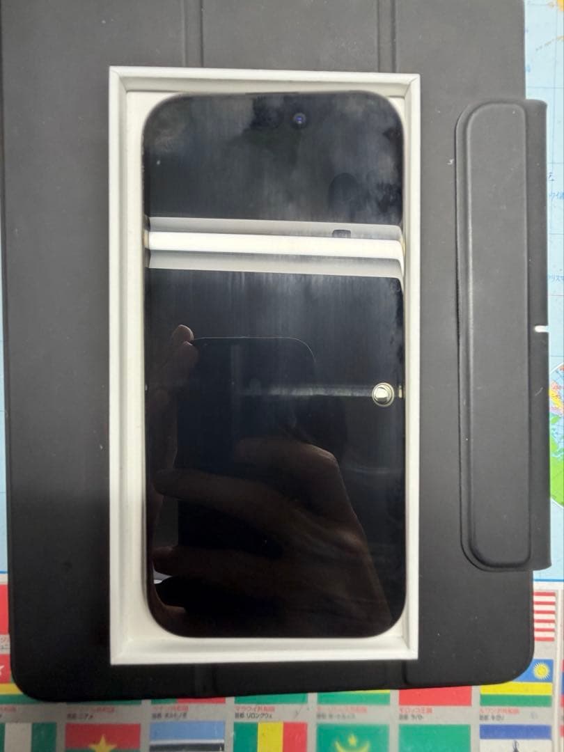 美品 iPhone 15pro 128GB SIMフリー 修理歴なし 残量84%
