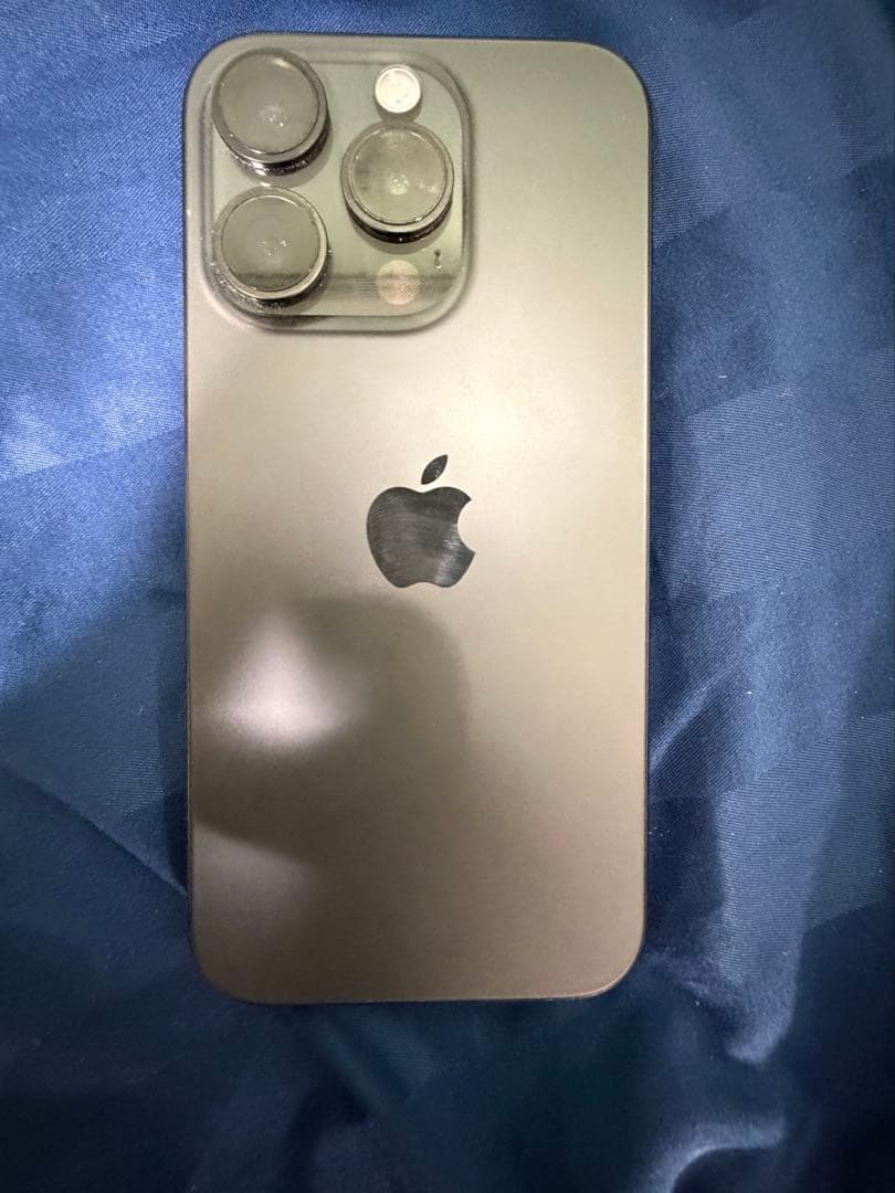 美品 iPhone 15pro 128GB SIMフリー 修理歴なし 残量84%
