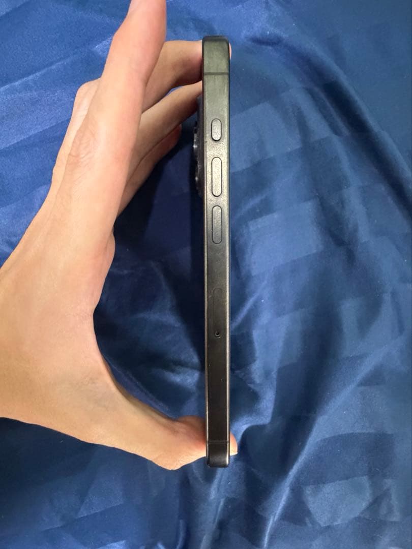 美品 iPhone 15pro 128GB SIMフリー 修理歴なし 残量84%