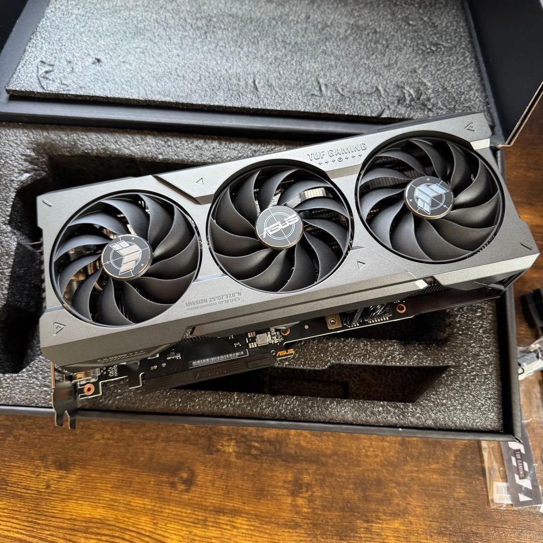 グラフィックボード・グラボ・ビデオカード ASUS TUF RTX 4070 ti Super 16GB