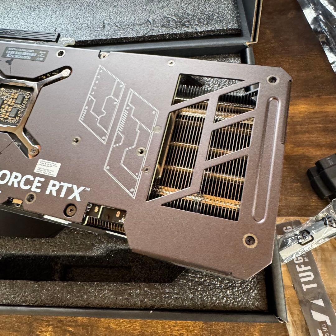 グラフィックボード・グラボ・ビデオカード ASUS TUF RTX 4070 ti Super 16GB